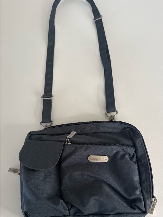 Baggallini Handbags - Baggallini Lightweight Crossbody Bag Adjustable Strap Travel Purse RFID